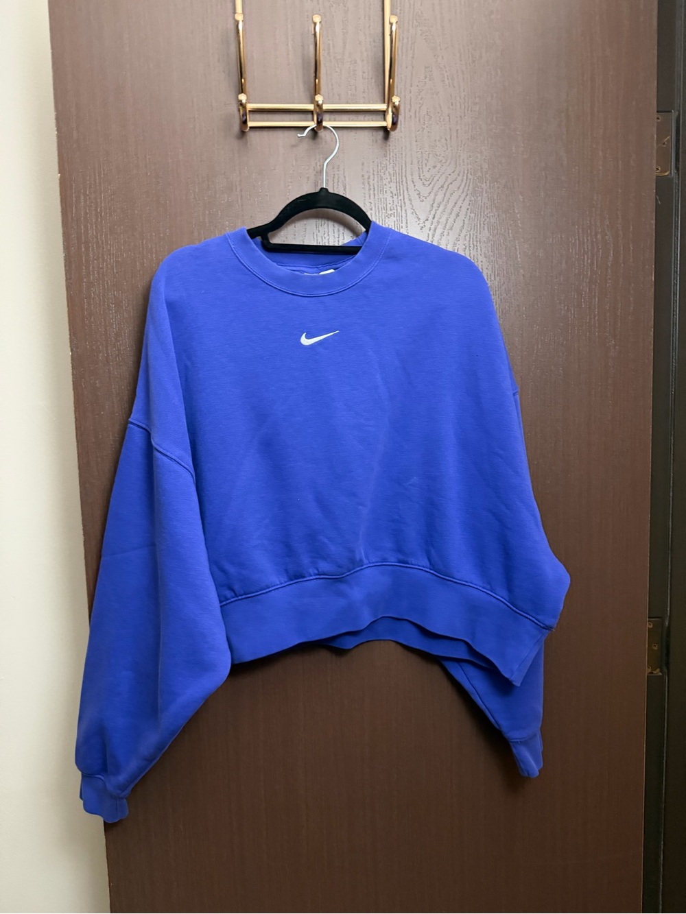 Nike Women's purple Cropped Crewneck Sweatshirt